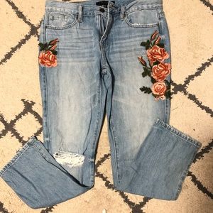 NWOT SANCTUARY Embroidered jeans size 26